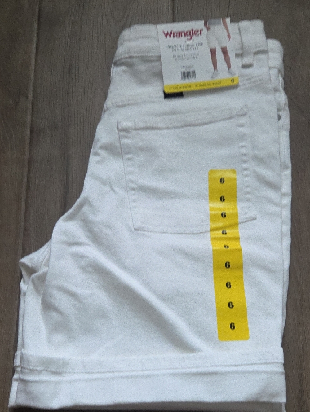 Wrangler White Denim Shorts with Back Pocket